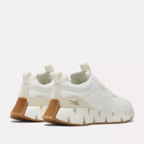Nike Shoes - Nike V2k run (Read description)